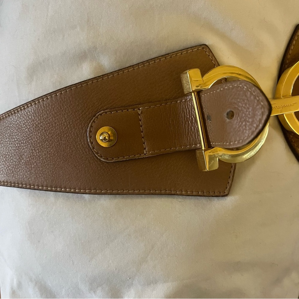 Salvatore Ferragamo Brown Leather Waist Belt with Gold Double Gancini Buckle - Picture 7 of 9